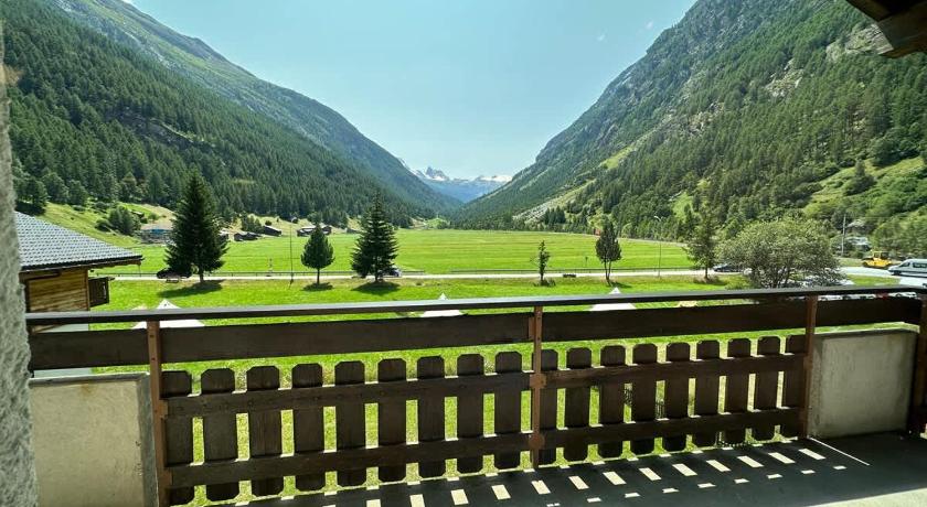 Mountain Majesty Apartment with Stunning Views