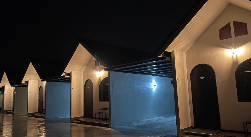 Sakaeo 359 รีสอร์ท 4-Star Hotel pool