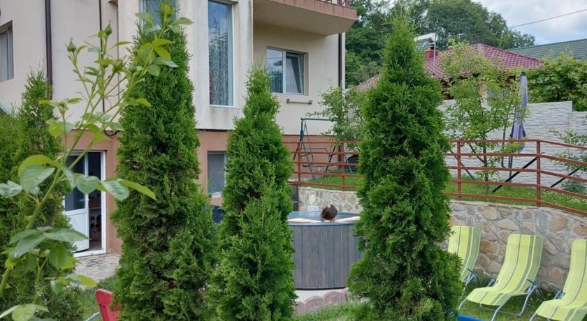 Baia Roșie Resort