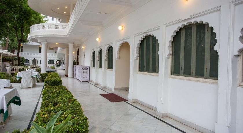 Garden Hotel - image 10