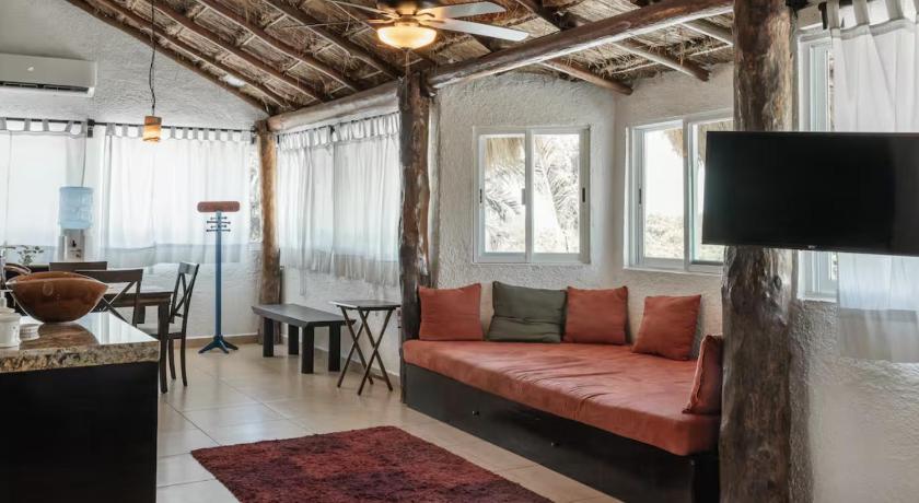 Cozy studios, walking distance to the beach