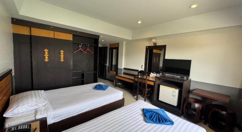 Image of Superior Twin Bed 1