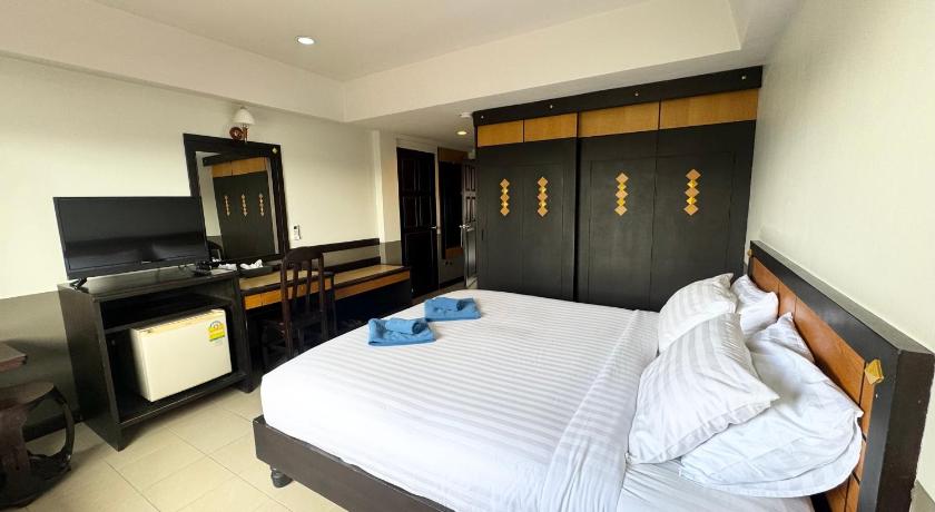 Image of Superior Double Bed 4