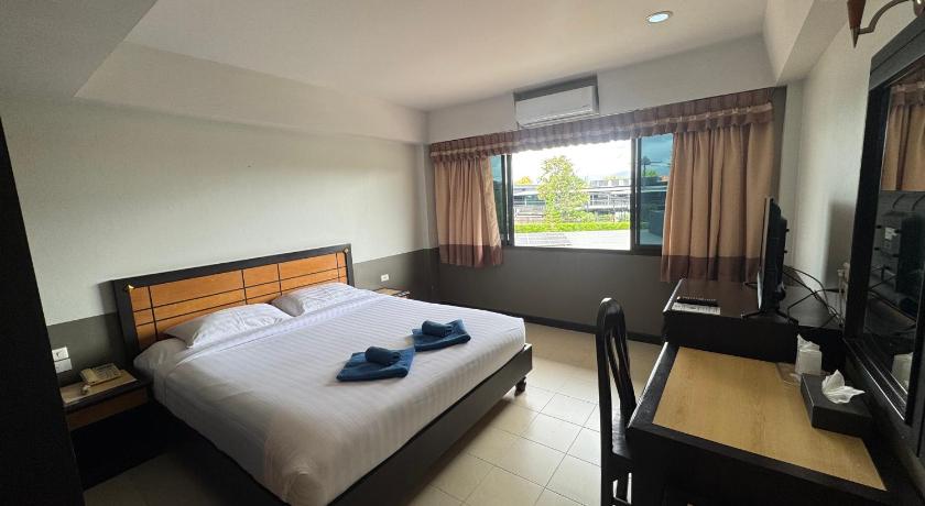 Image of Superior Double Bed 9