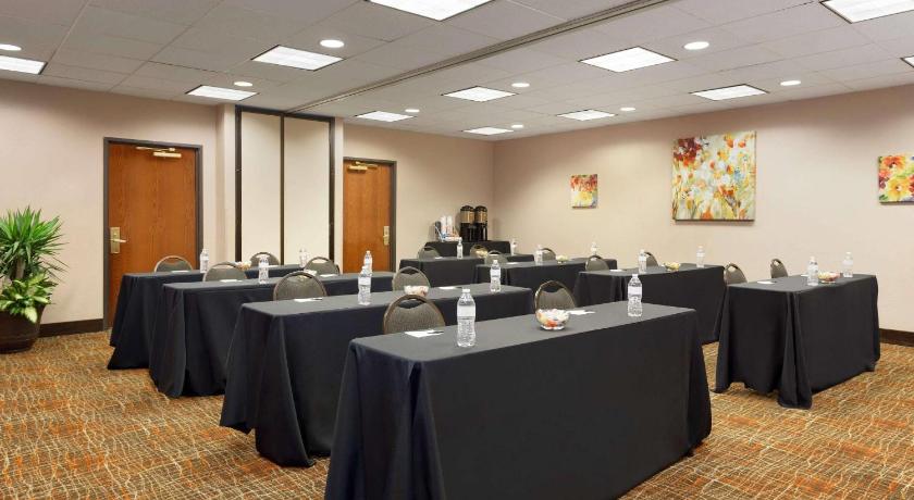 Memphis (TN) Townhome Inn And Suites By IHG 2-Star Accommodation exterior