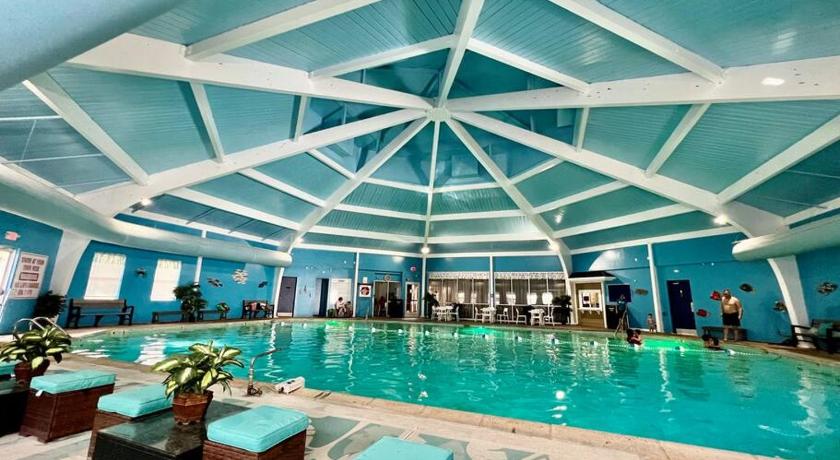 トビハンナ・タウンシップ Stunning! Pocono Escape! HotTub Sauna Pool Ski Pet-Friendly Firepit Game Room Fireplace BBQ Lakes Te 5つ星 宿泊施設 外観