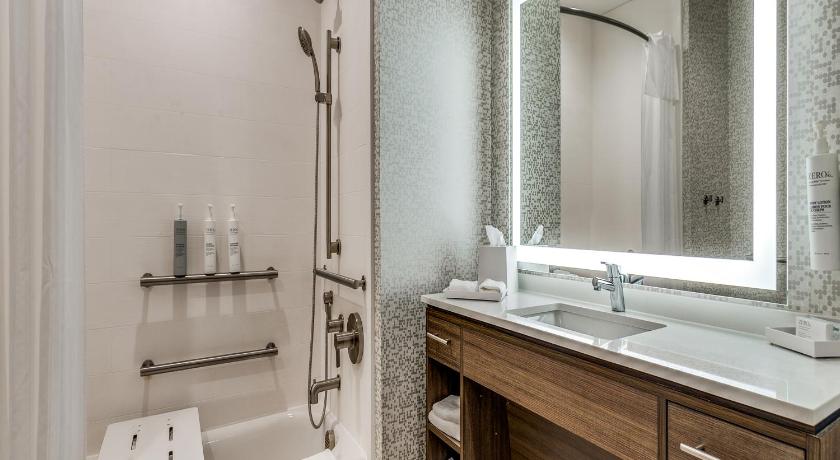 Fort Worth Home2 Suites by Hilton Fort Worth Arlington West 3-Star Accommodation lobby