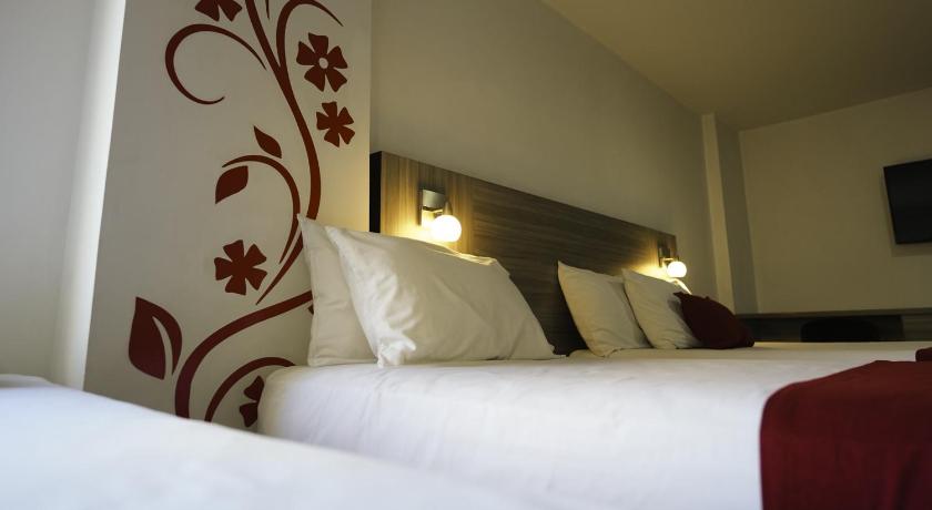 Image of Deluxe Family Room 5