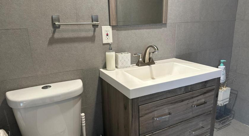 올버니 (NY) Bright & Airy 1 BDRM Private Apt 4성급 숙소 수영장
