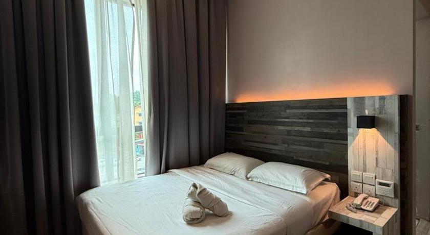 Rest And Comfort Boutique Hotel - image 30