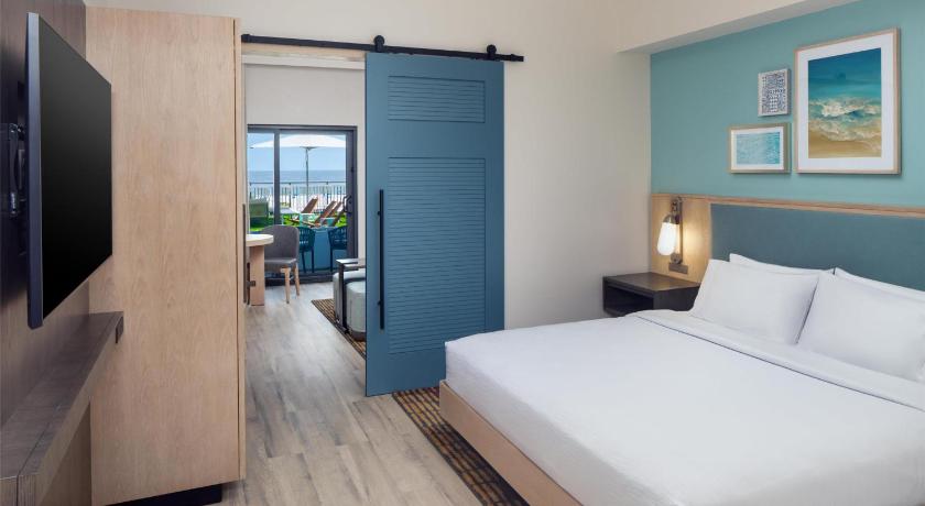 Image of 1 King Suite Gulf View W/ Balcony 4