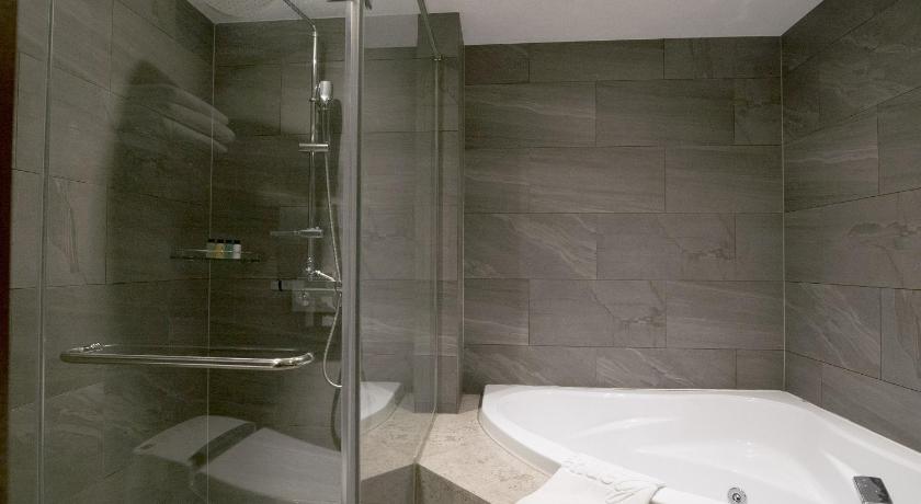 Image of Grand Suite No Parking 11