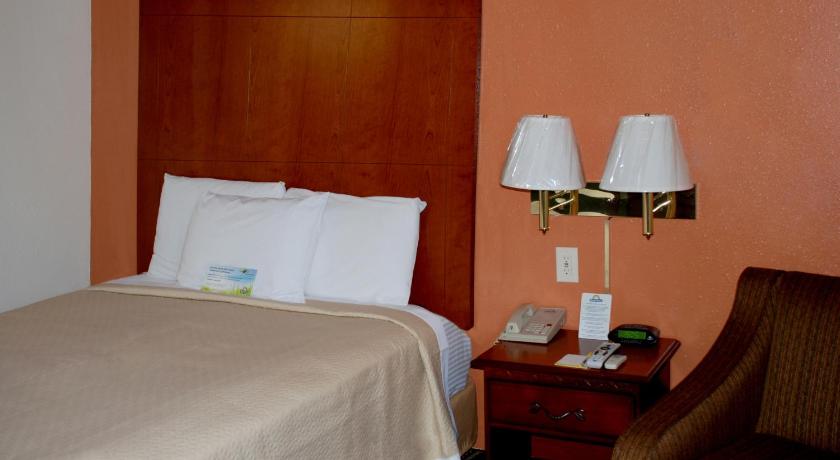 Days Inn by Wyndham Dyersburg photo