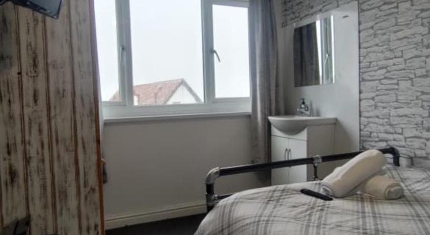 Image of Standard Double Room with Shared Bathroom 0