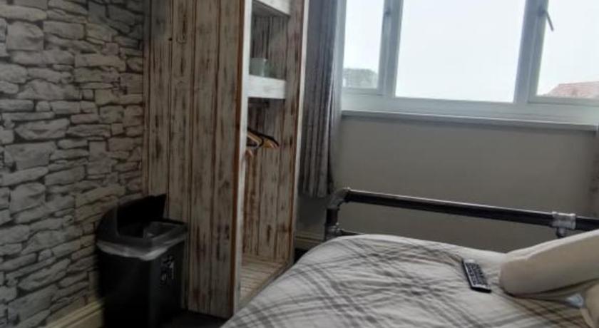 Image of Standard Double Room with Shared Bathroom 1