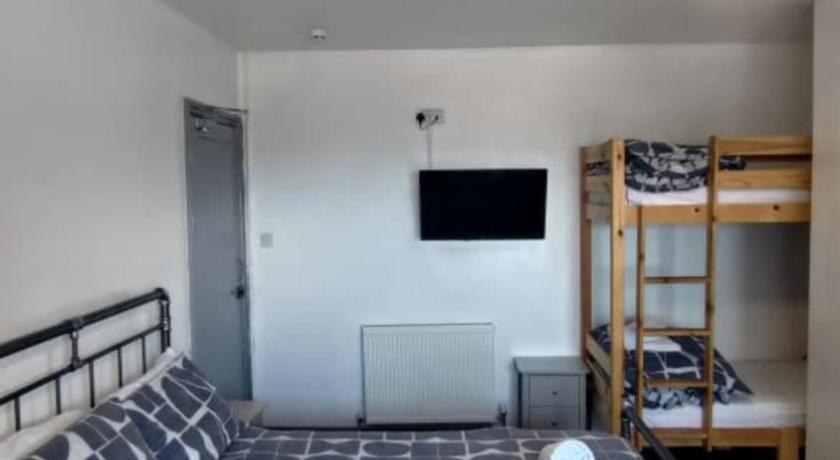 Image of Standard Family Room 0