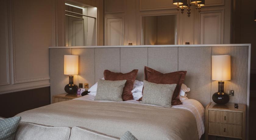 Image of Superior Lake View Room 3
