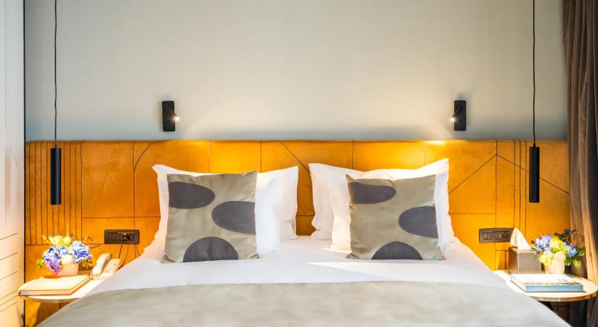 Image of King Suite with Balcony 8