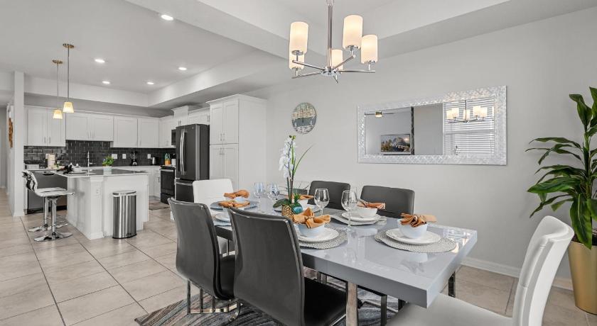 올랜도 (FL) Storey Lake condos by Une Homes 4성급 숙소 전망