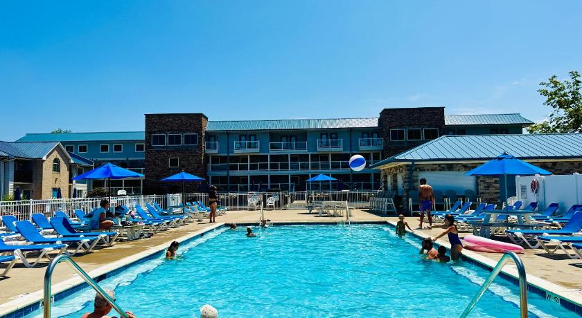 Put-in-Bay Put-in-Bay Waterfront Condo #208 4-Star Accommodation restaurant