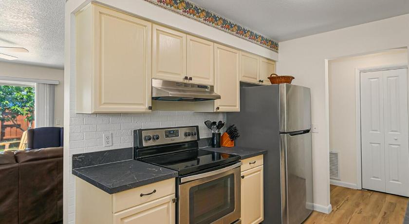 罗克莱奇 Cozy home near USSSA complex, Viera and Cruise Terminals! 4星级 住宿 餐厅