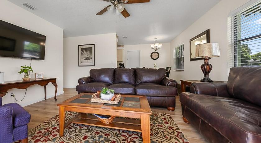 罗克莱奇 Cozy home near USSSA complex, Viera and Cruise Terminals! 4星级 住宿 套房
