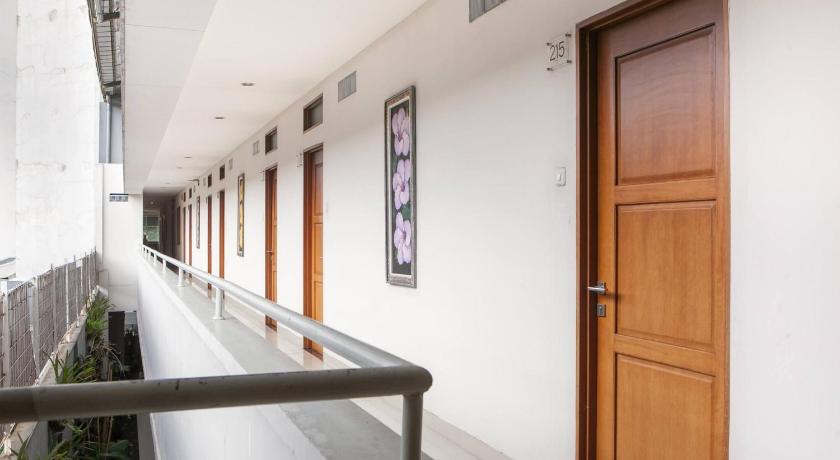 RedDoorz Near Trans Studio Mall 3 – Bandung, KY