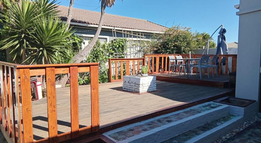 Neats Accommodations - image 9