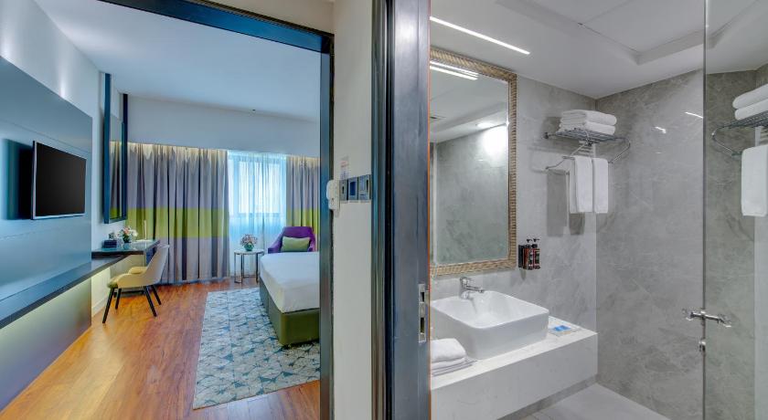 Image of 1 King Bed, Junior Suite, Non-Smoking 7
