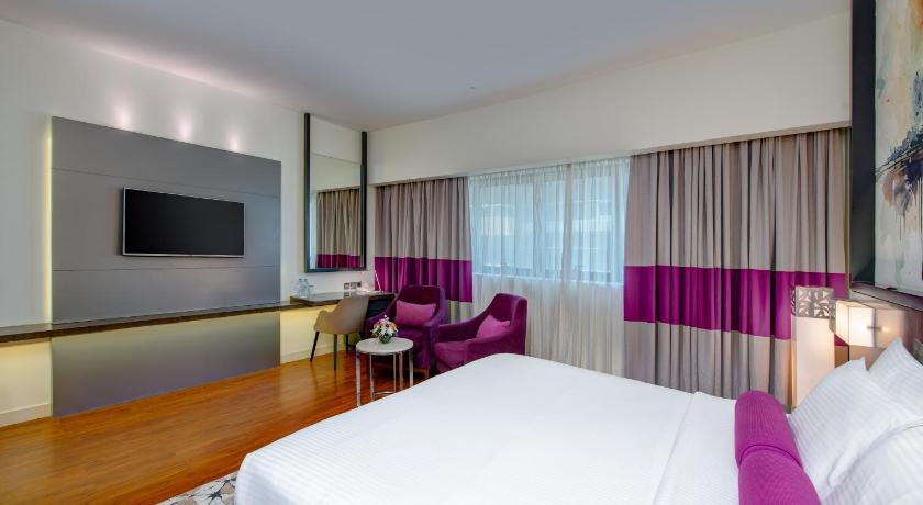Image of 1 King Bed, Luxuria Suite, Non-Smoking 5