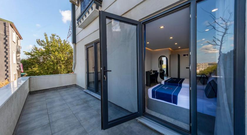 The Private Airport Hotel - image 4