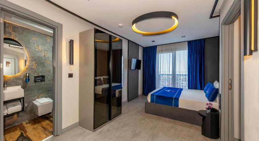 Image of Deluxe Quadruple Room 1