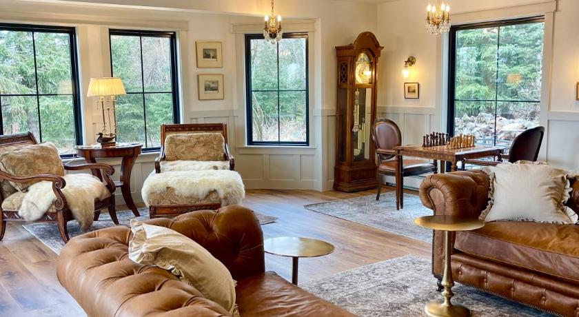 앵커리지 (AK) Highland Glen Lodge 숙소 로비