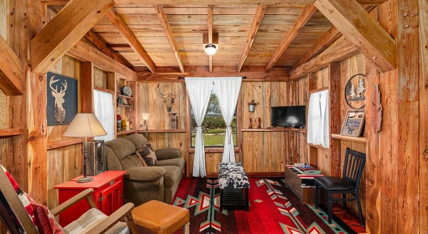 フレデリックスバーグ Texas Saw Mill Cabin - Hot Tub & 10 Mins to Main St 4つ星 宿泊施設 ロビー