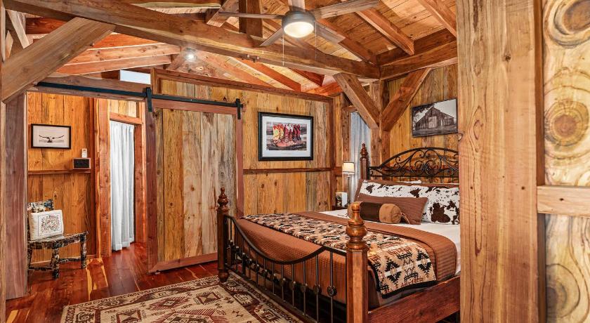 フレデリックスバーグ Texas Saw Mill Cabin - Hot Tub & 10 Mins to Main St 4つ星 宿泊施設 ロビー