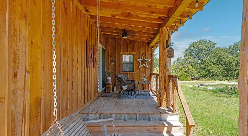 フレデリックスバーグ Texas Saw Mill Cabin - Hot Tub & 10 Mins to Main St 4つ星 宿泊施設 眺望
