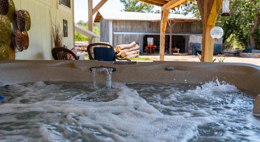 弗雷德里克斯堡 Saw Mill Cottage - Hot Tub & 10 Mins to Main St 4星级 住宿 外观