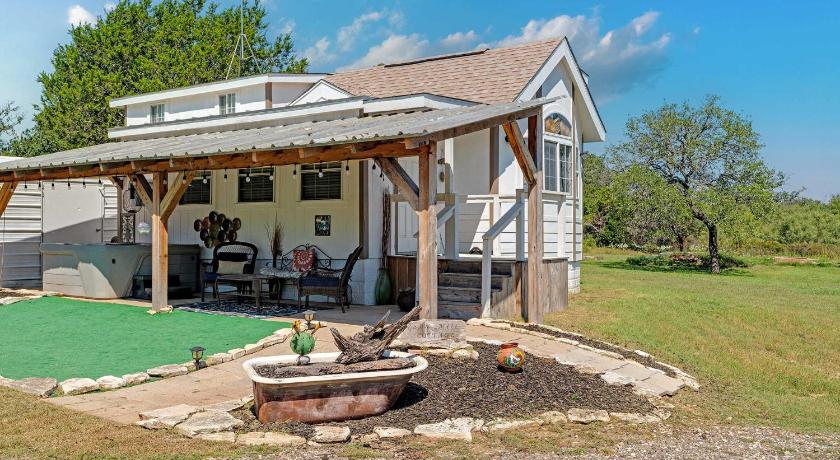 弗雷德里克斯堡 Saw Mill Cottage - Hot Tub & 10 Mins to Main St 4星级 住宿 大堂