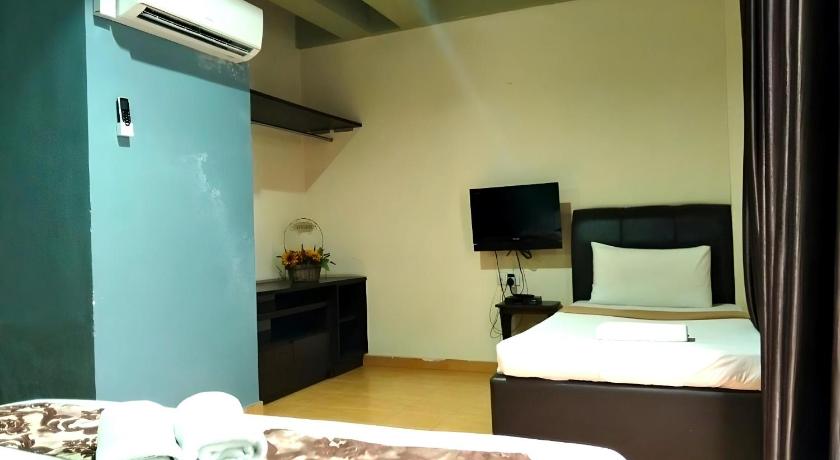 Image of Superior Triple Room 4
