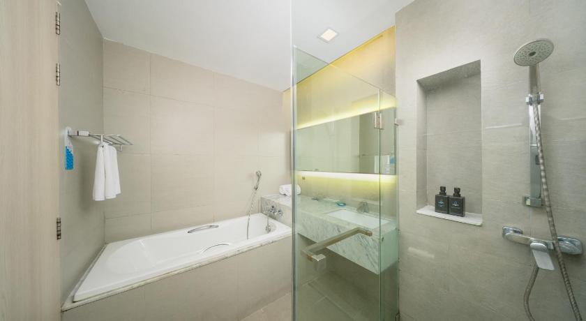 Image of Superior Room with Balcony 9