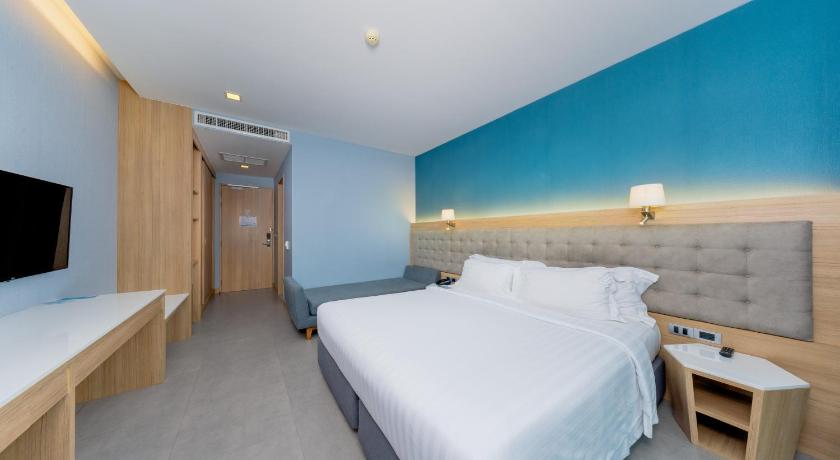 Image of Deluxe Balcony 4