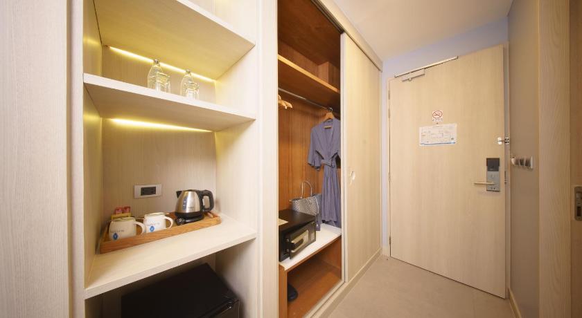 Image of Deluxe Pool Facing Room 15