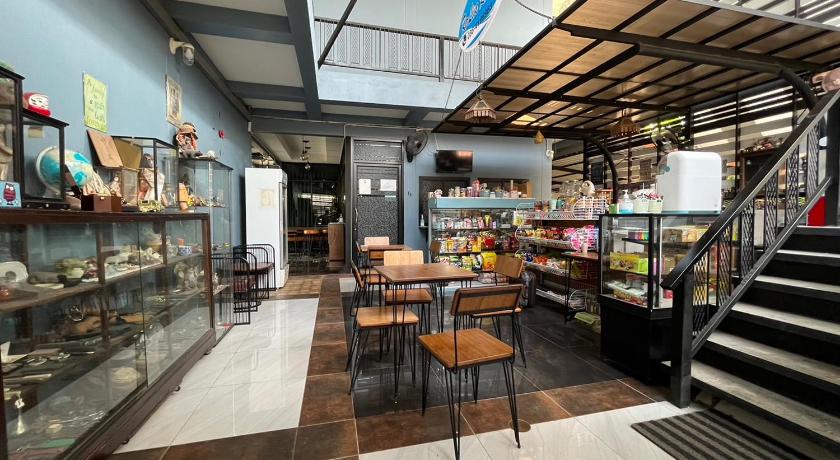 촌부리 Re-Live Resort 3つ星 ホテル ロビー