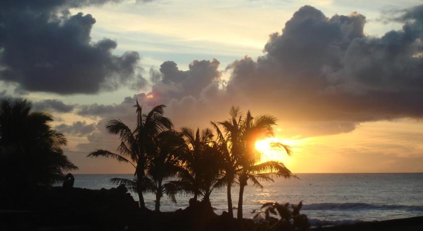 Chez Hiva (Town & Beach) Hostal - SERNATUR: 34383 photo