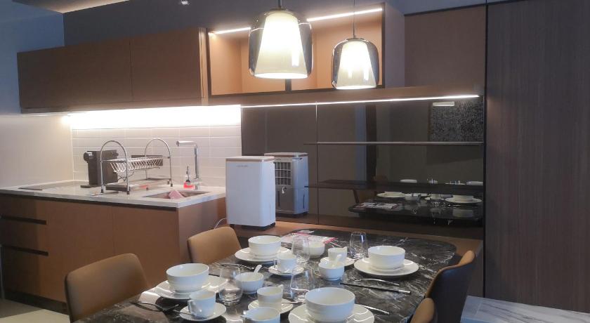 Image of 2 Bedroom Deluxe Suite 14