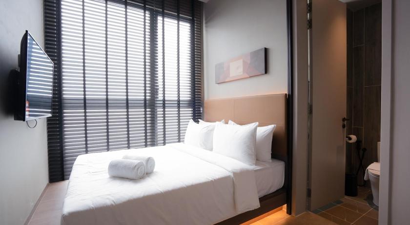 Image of Three-Bedroom Suite 8