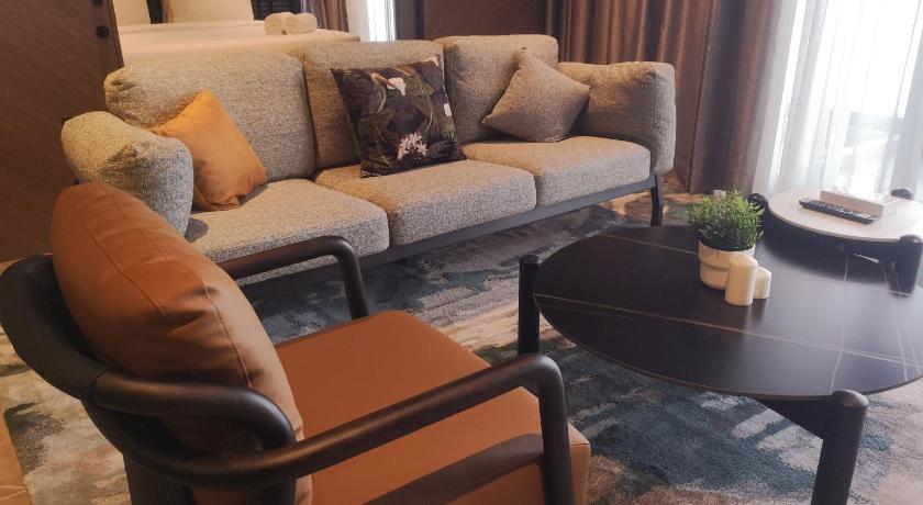 Image of Three-Bedroom Suite 11