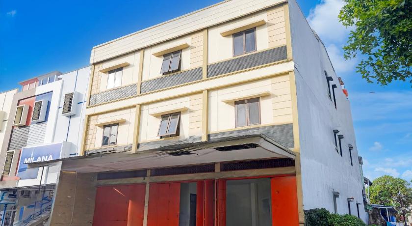 Makassar OYO 94774 Mulia House 3-Star Hotel room