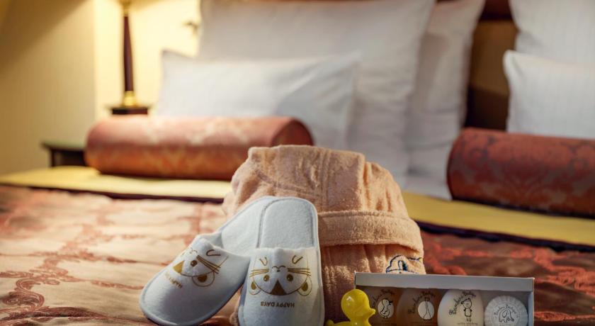 Image of Art Nouveau King Suite 9