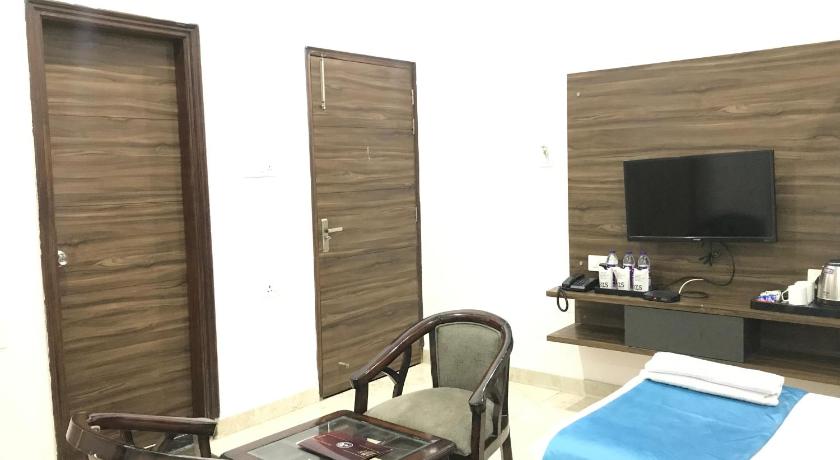 KDS Residency Hotel and Banquet - image 25